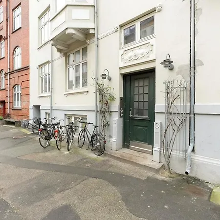 Homely And Spacious In Cph Apartment