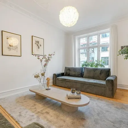 Homely And Spacious In Cph